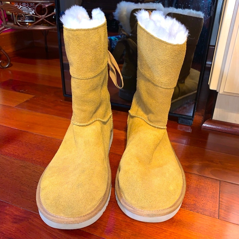 Koolaburra by Uggs Chestnut Short Boots